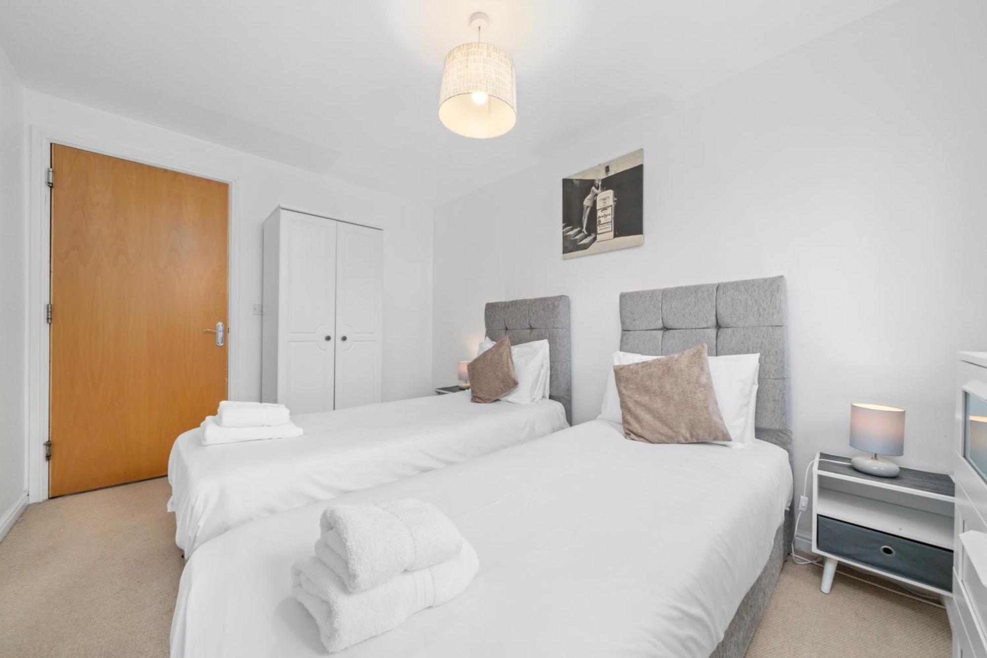 Saughton Suite With Views Of Water Of Leith Edimburgo Exterior foto