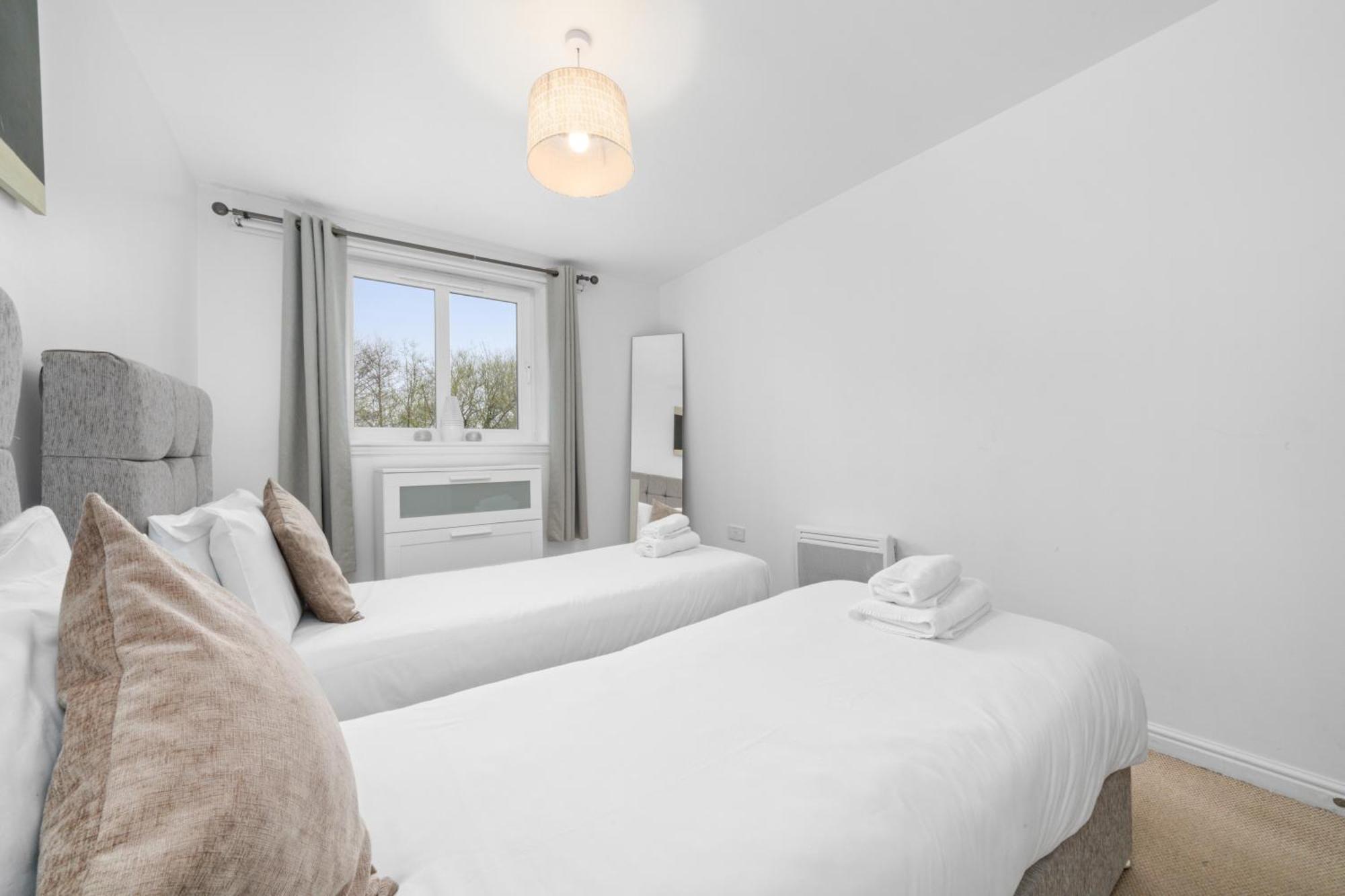 Saughton Suite With Views Of Water Of Leith Edimburgo Exterior foto